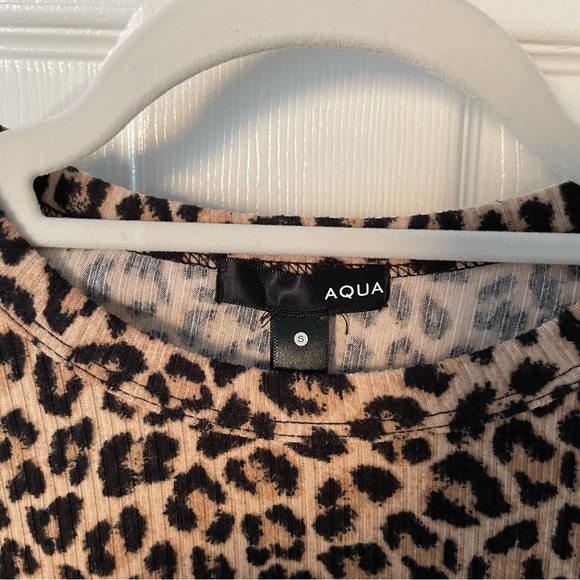 NEW AQUA Leopard Short Sleeve Tee - Picture 2 of 3